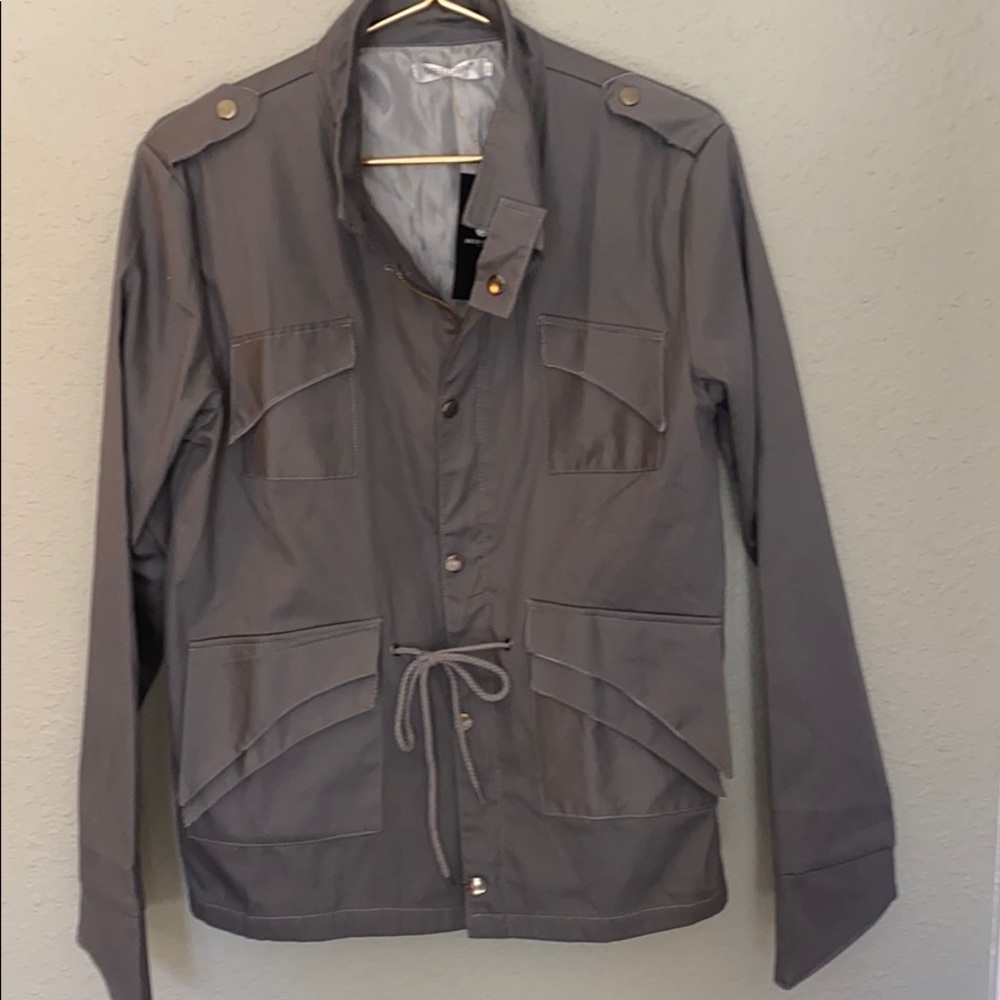 NWT Men's fashion wind proof jacket, size M